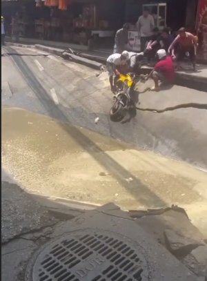 Kawah Raksasa Tiba-Tiba Muncul di Jalanan Bangkok, Ribuan Pasien Rumah Sakit Dievakuasi