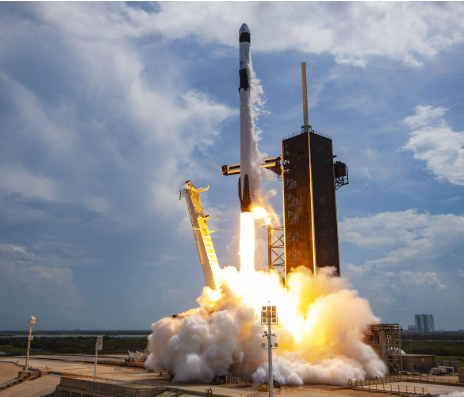 Inilah Rocket Falcon 9 Milik SpaceX Elon Musk Yang Di Gunakan Satelite Nusantara 5