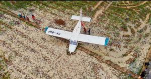 Akibat Pesawat Cessna Mendarat Darurat di Area Sawah Karawang