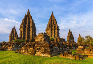 Tuntas Sejarah Berdirinya Candi Prambanan di Tanah Jawa